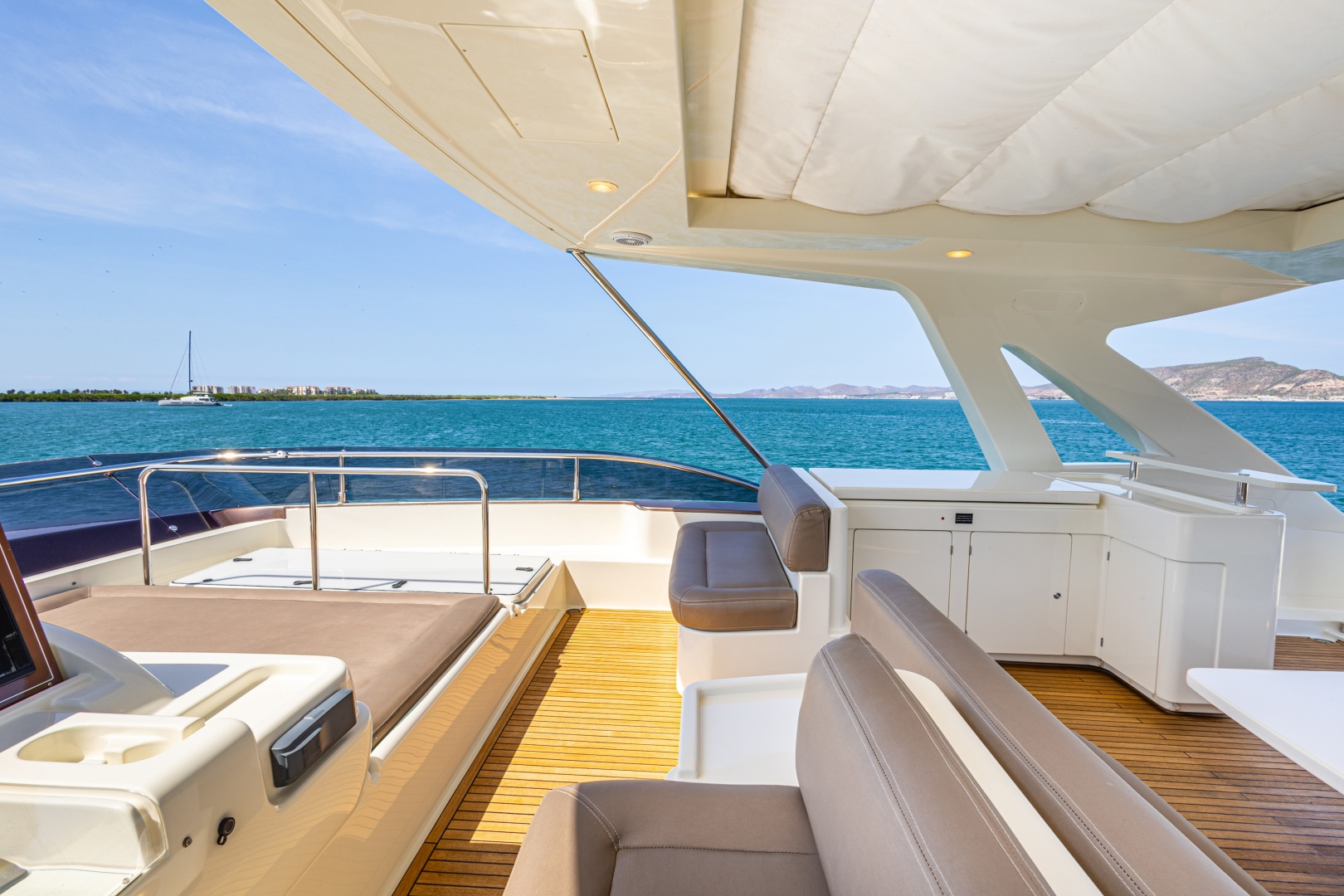 PAPAITO 80ft Ferretti Yachts Yacht For Sale