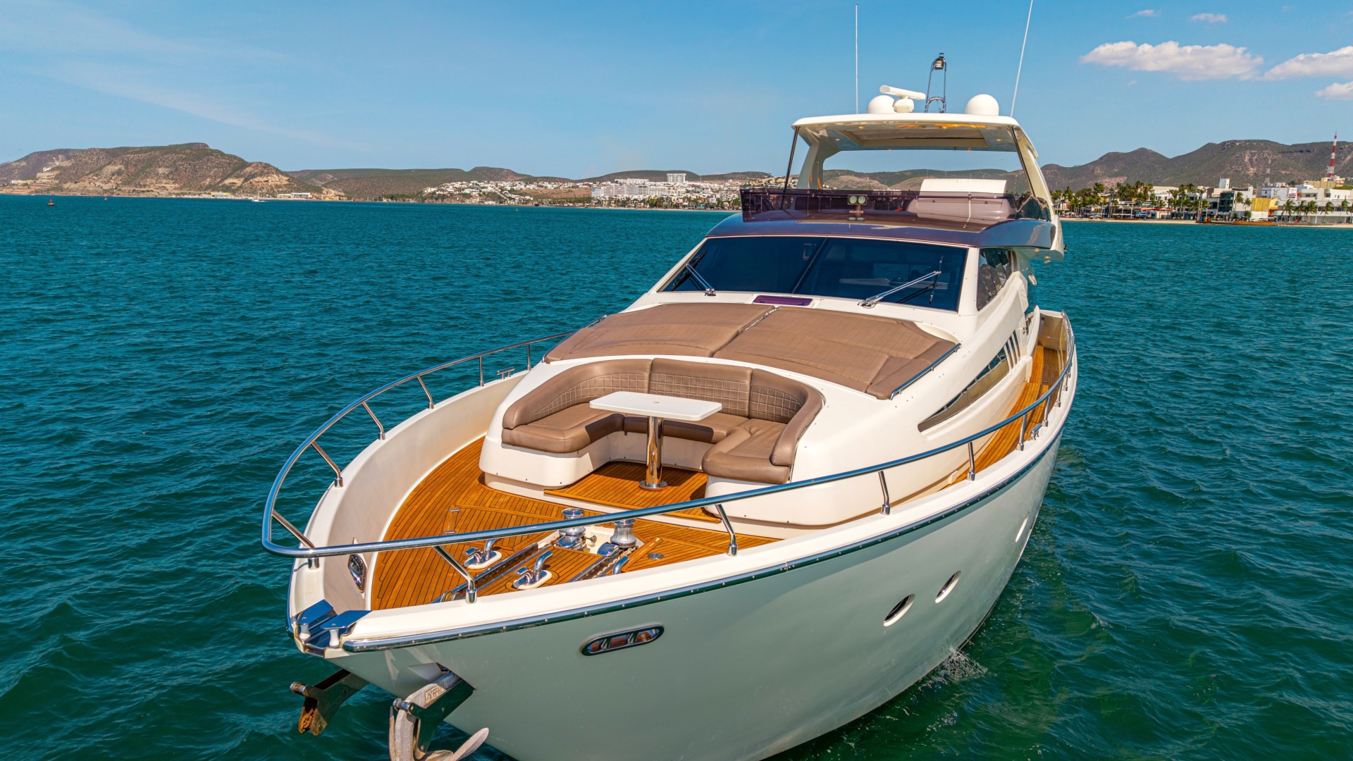 PAPAITO 80ft Ferretti Yachts Yacht For Sale
