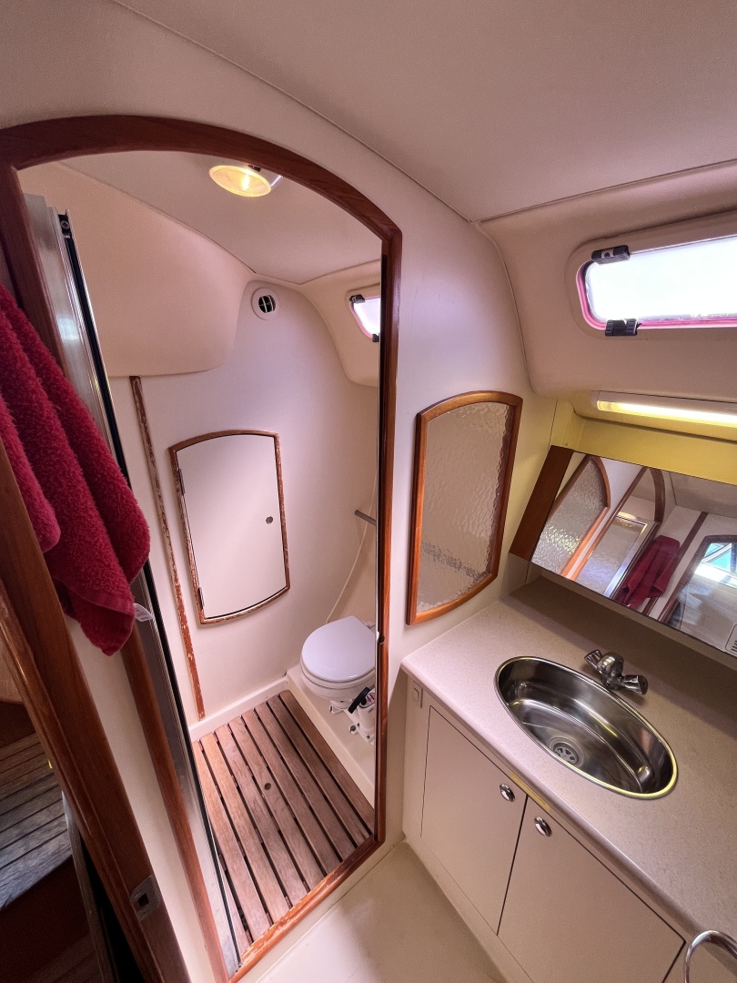 Laura Marie 36ft Hunter Yacht For Sale Laura Marie 36ft Hunter Yacht For Sale