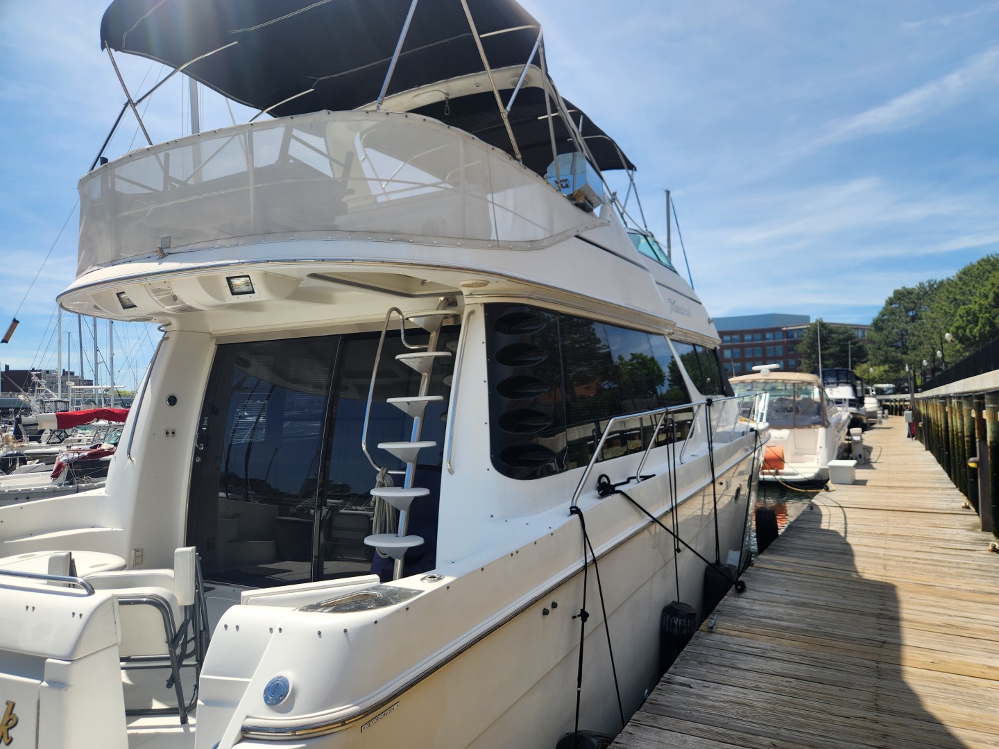 1998 Carver Voyager