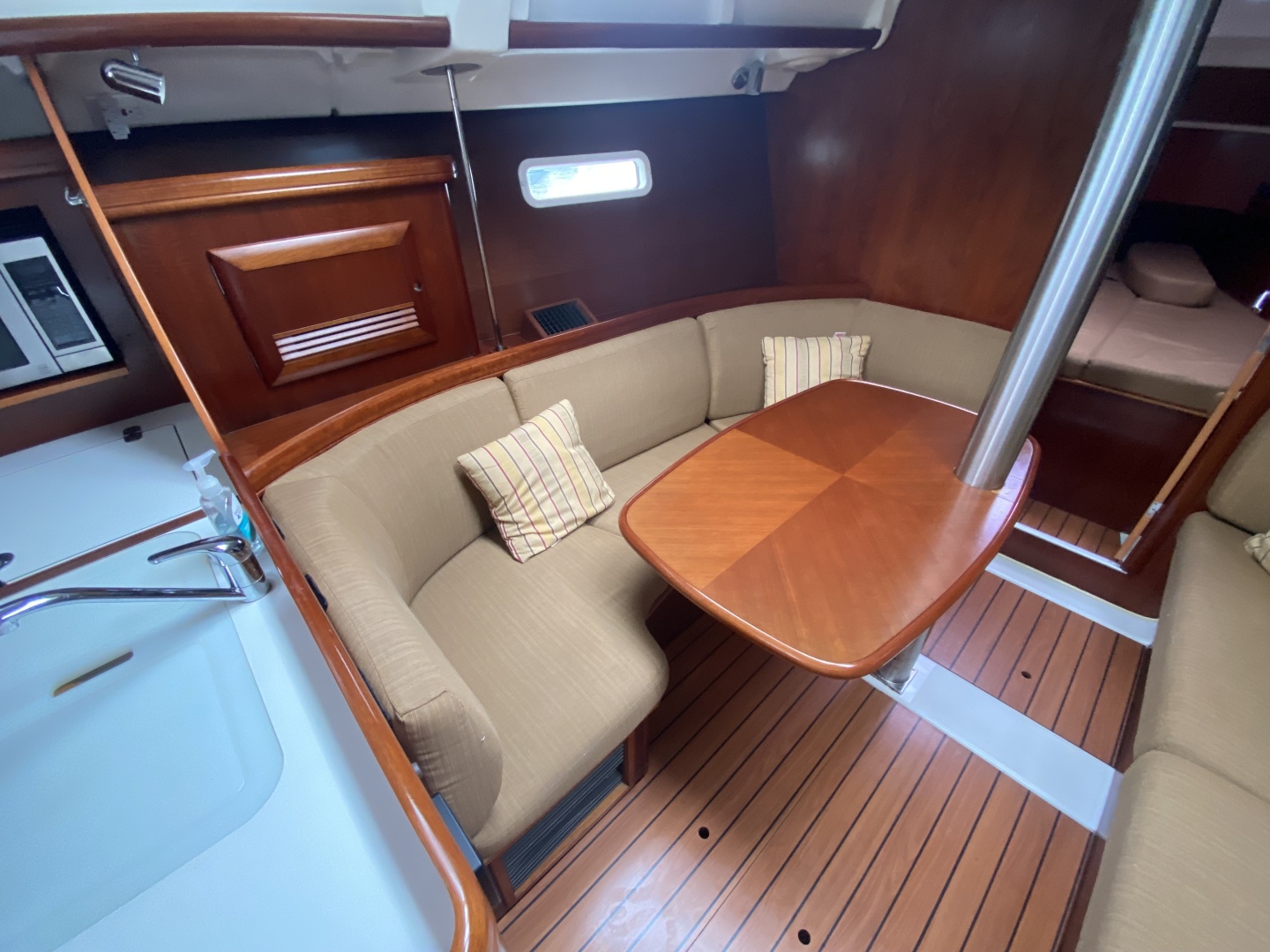 Excalibur 37ft Beneteau Yacht For Sale