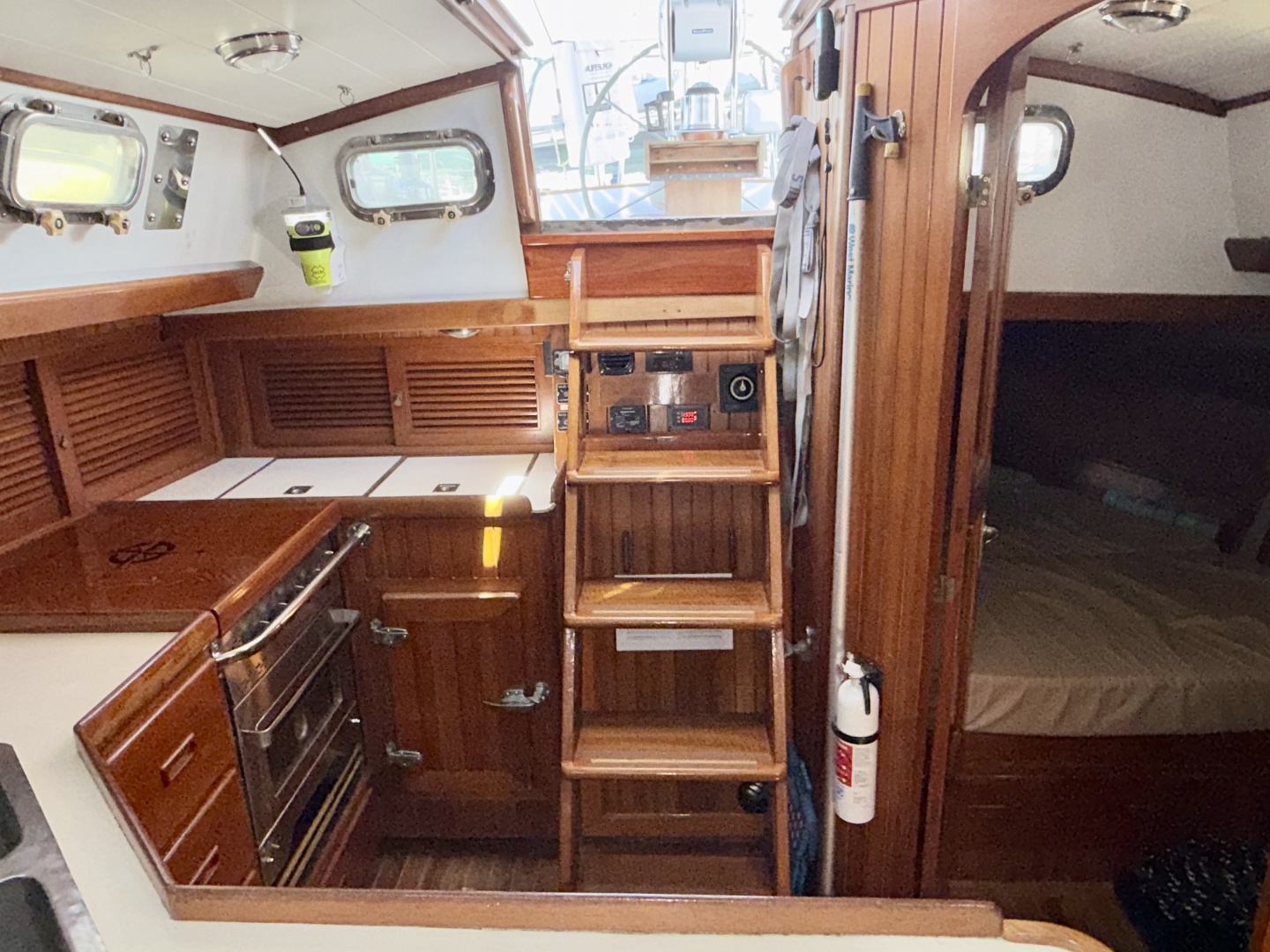 1985 Tayana Vancouver 42