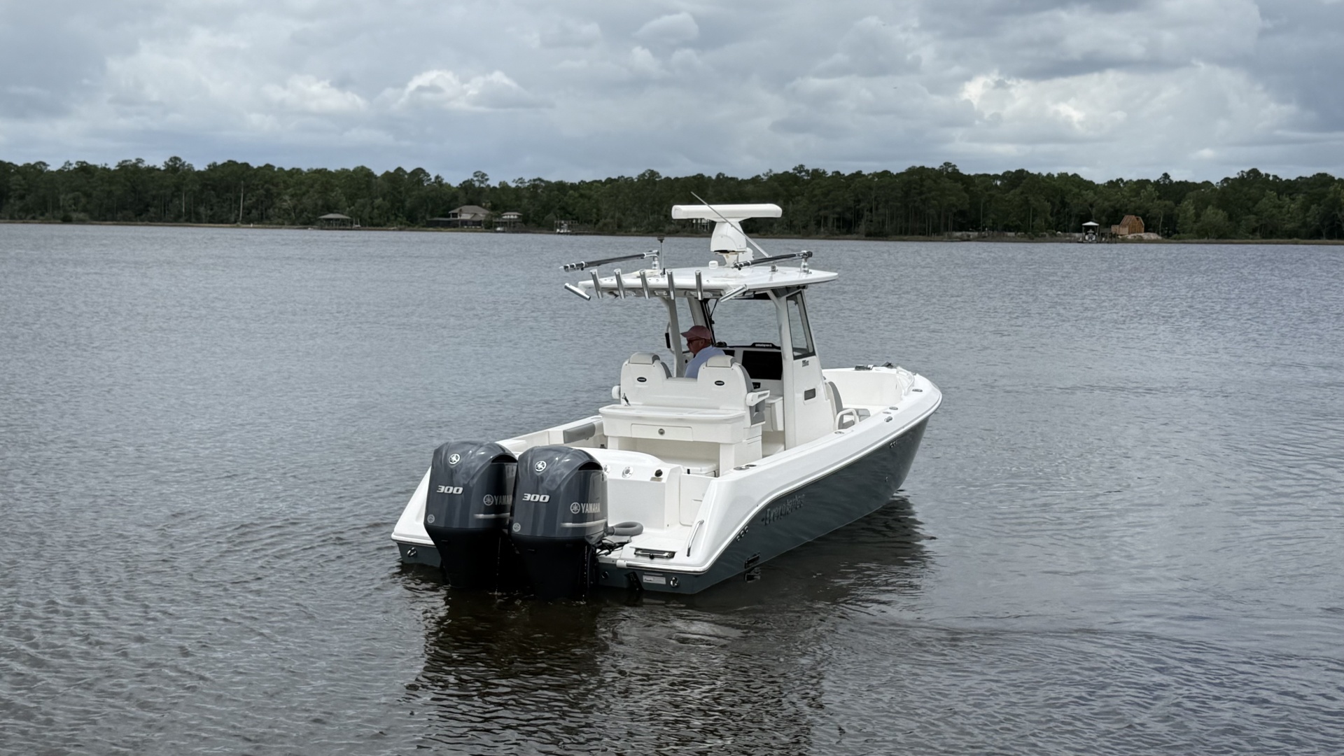 2016 Everglades 295 Center Console