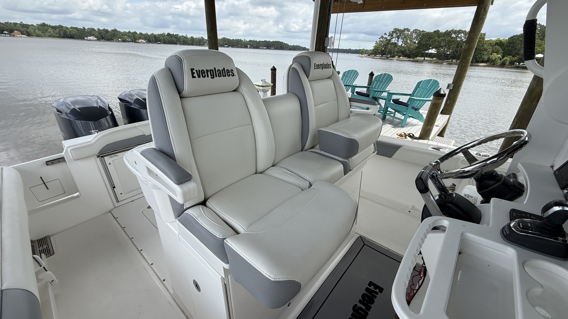 2016 Everglades 295 Center Console