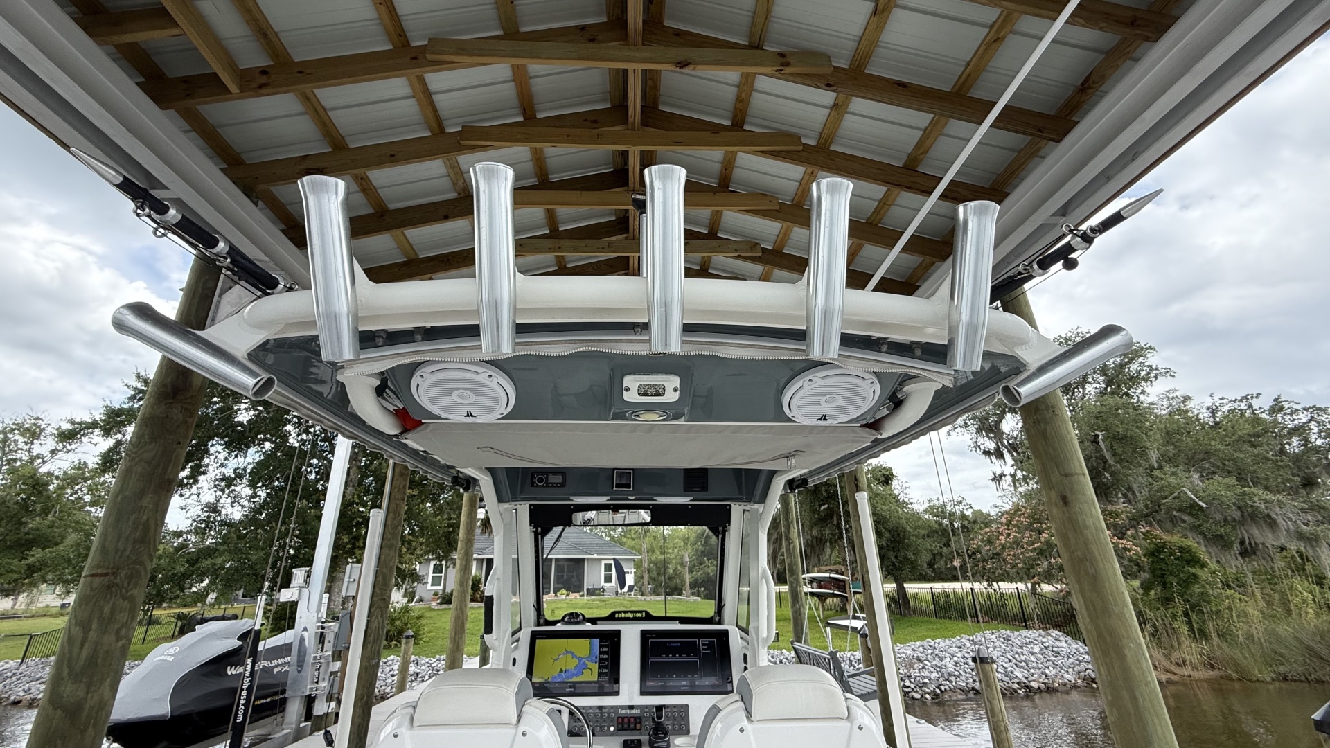 2016 Everglades 295 Center Console