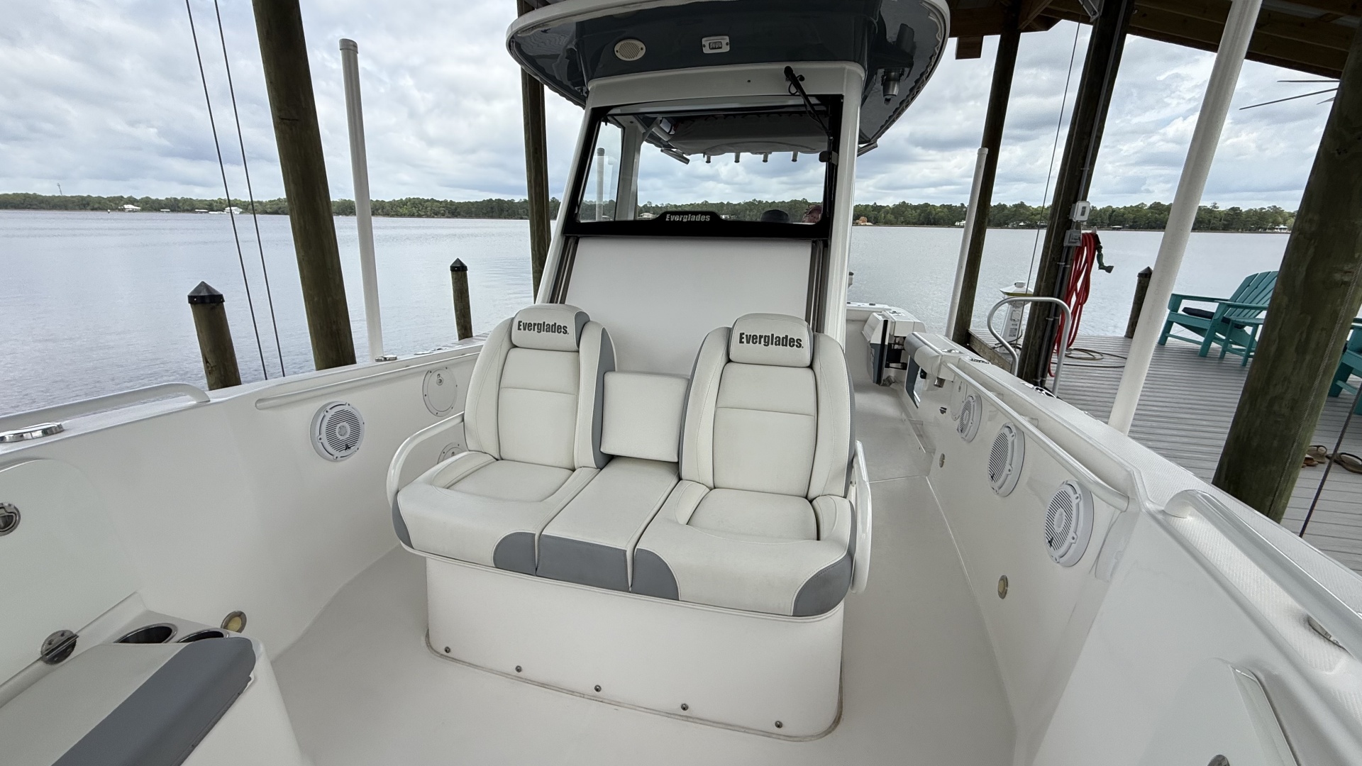 2016 Everglades 295 Center Console