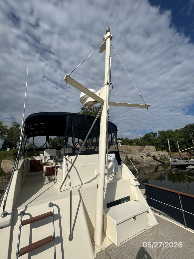 42' Hatteras mast