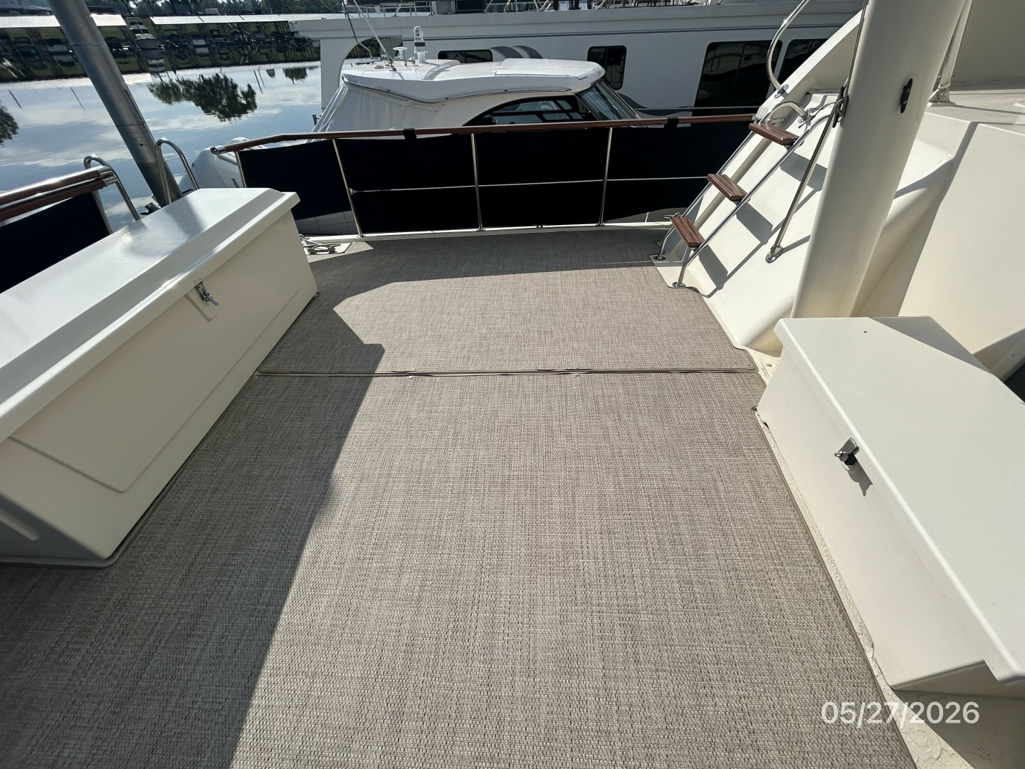 RoBoat 42ft Hatteras Yacht For Sale