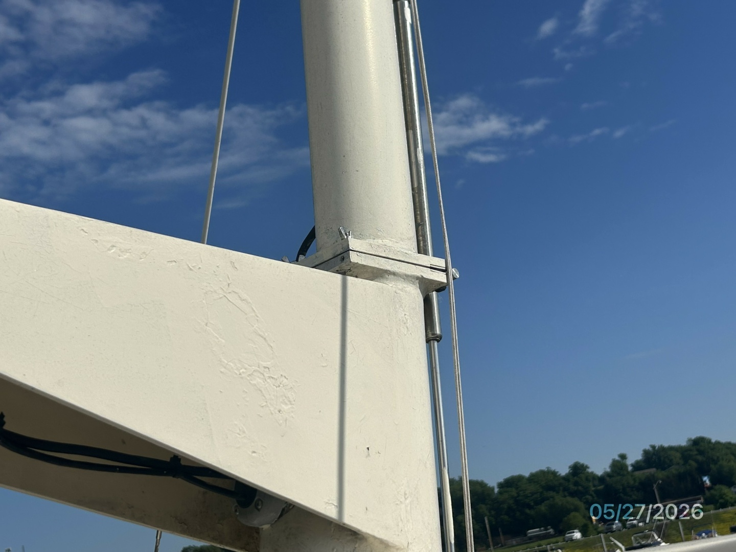 42' Hatteras mast hinge2