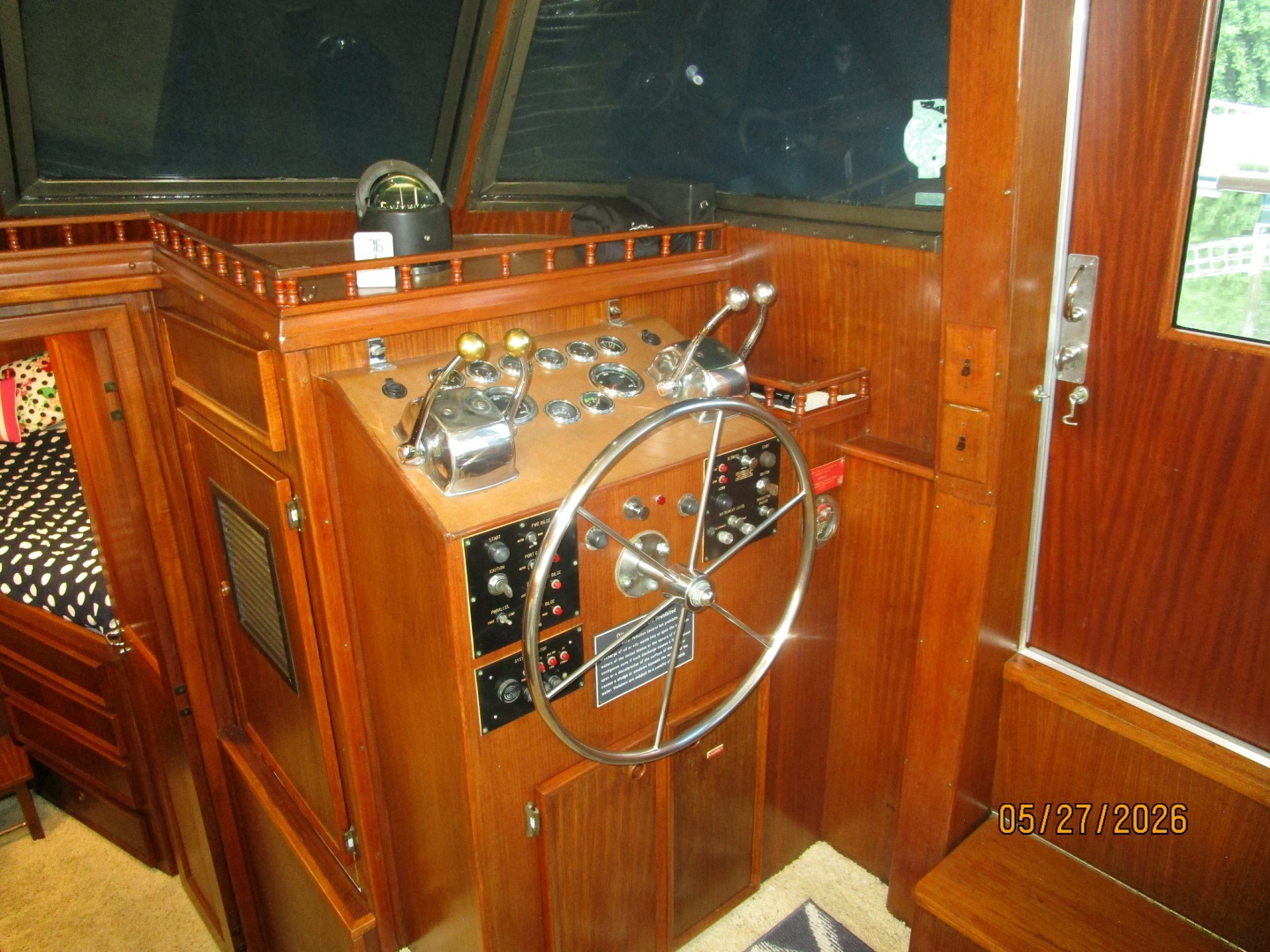RoBoat 42ft Hatteras Yacht For Sale