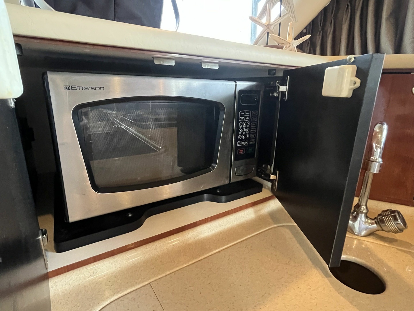 2003 Sea Ray 480 Sedan Bridge