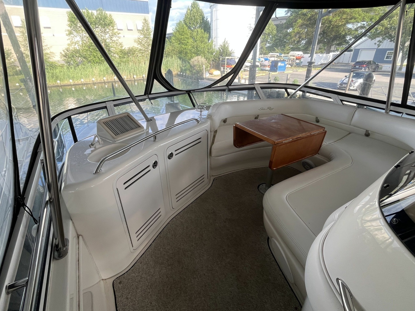 Sea Ray 480 Sedan Bridge - Photo 11