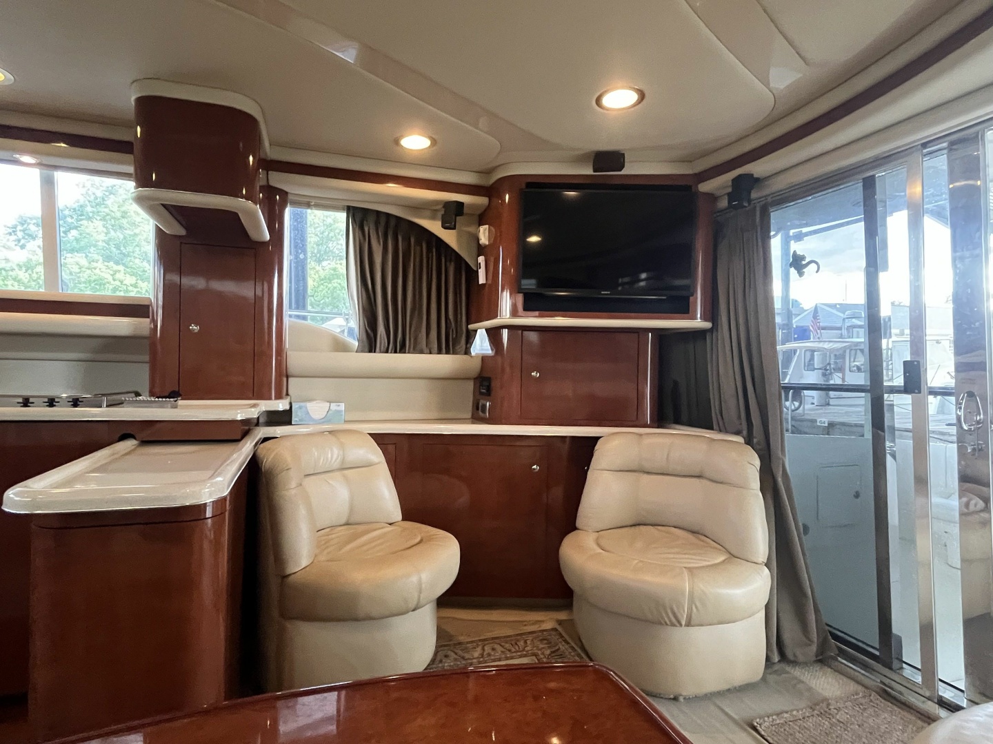 Sea Ray 480 Sedan Bridge - Photo 29