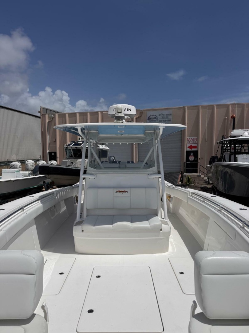 2019 Invincible 42 Open