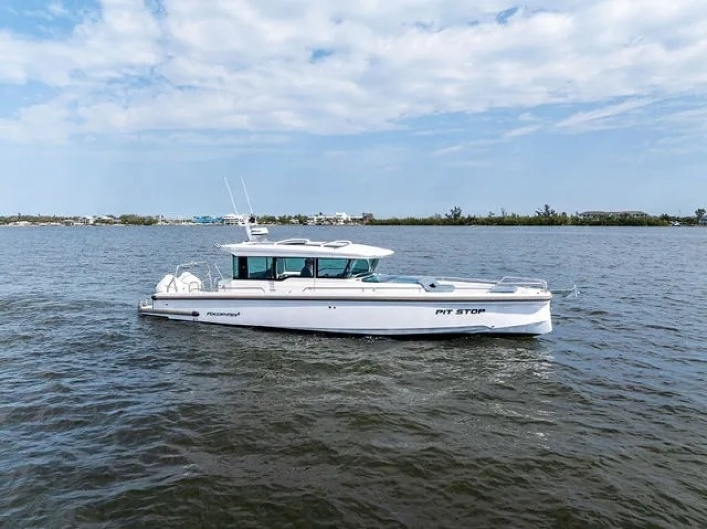 2022 Axopar 37 XC CROSS CABIN 37ft Axopar Yacht For Sale