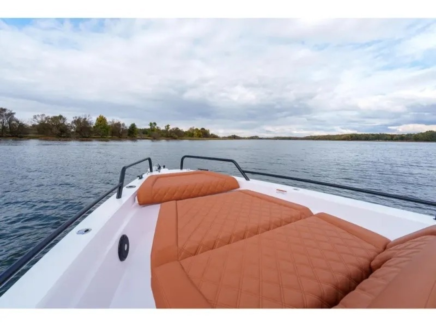2022 Axopar 37 XC CROSS CABIN 37ft Axopar Yacht For Sale