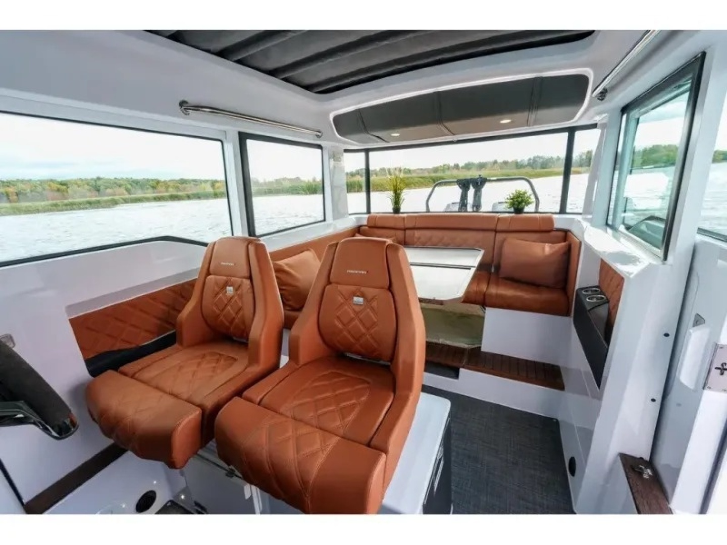 2022 Axopar 37 XC CROSS CABIN 37ft Axopar Yacht For Sale