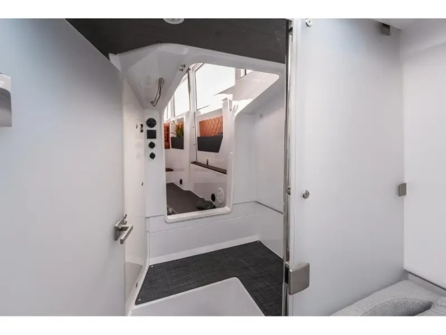 2022 Axopar 37 XC CROSS CABIN 37ft Axopar Yacht For Sale