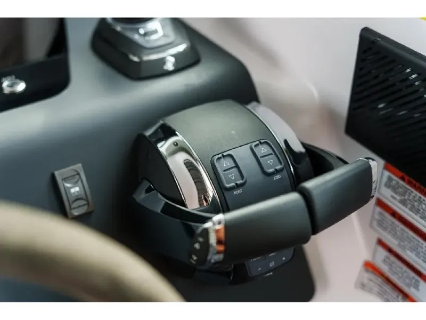 2022 Axopar 37 XC CROSS CABIN