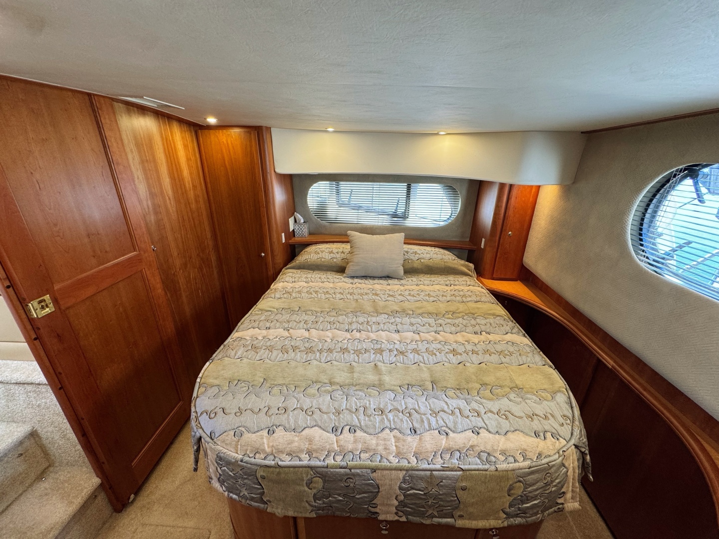 2002 Silverton 39 Motor Yacht