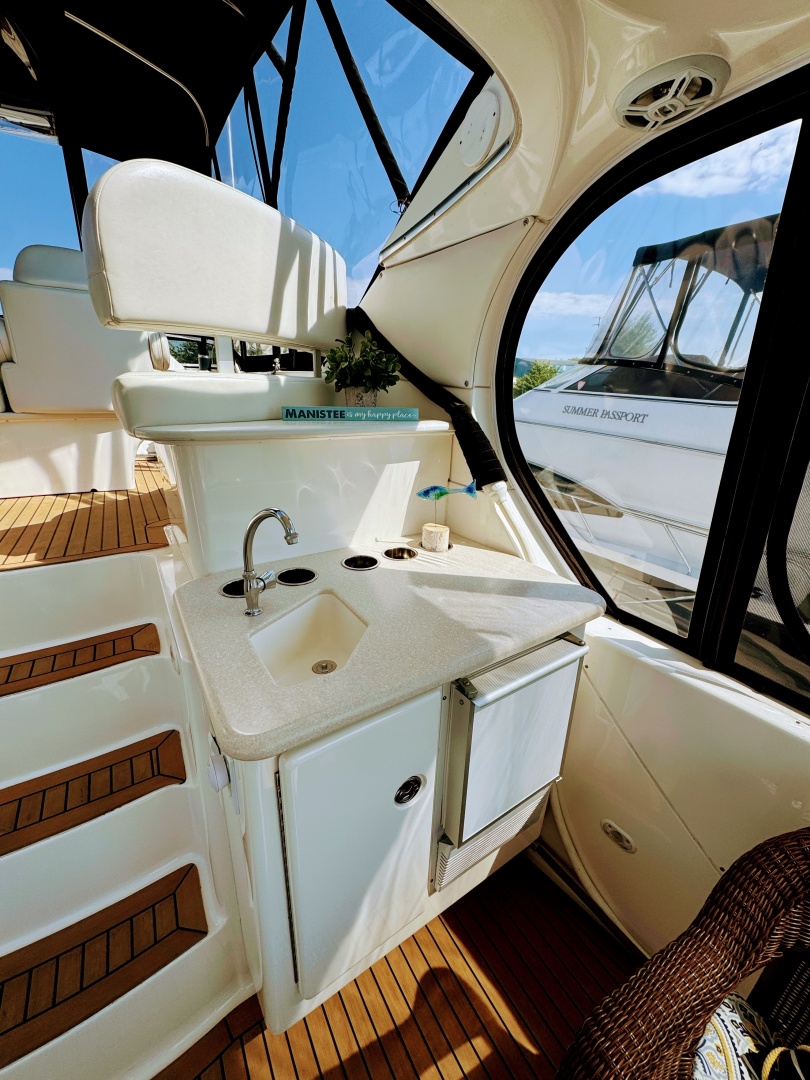 KEYAH IV 39ft Silverton Yacht For Sale