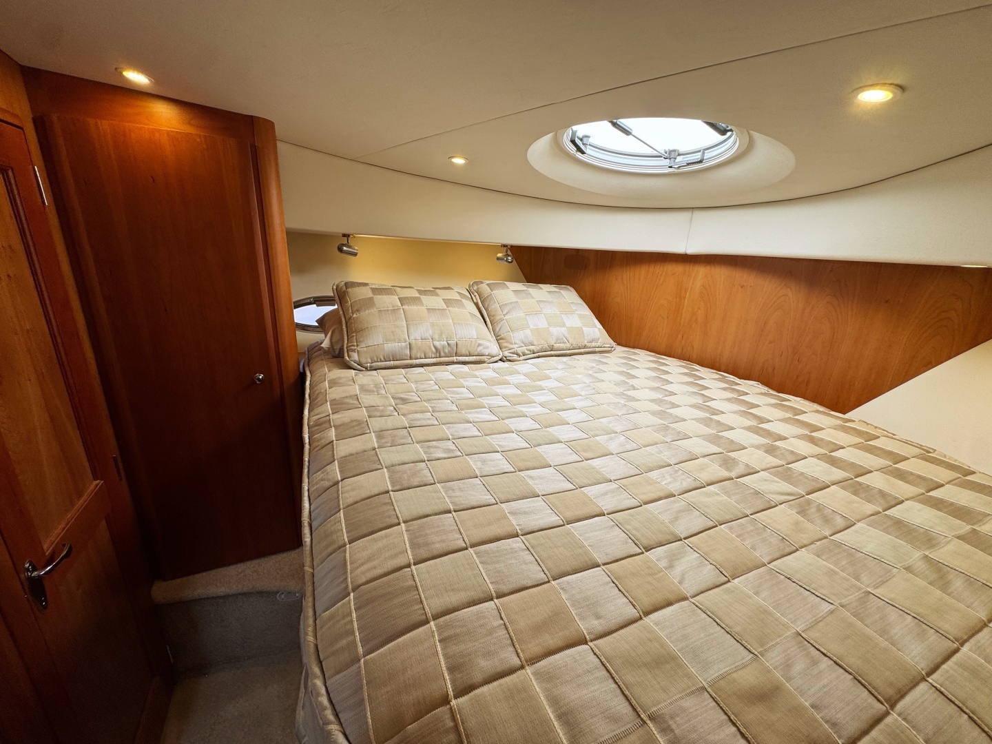 2002 Silverton 39 Motor Yacht