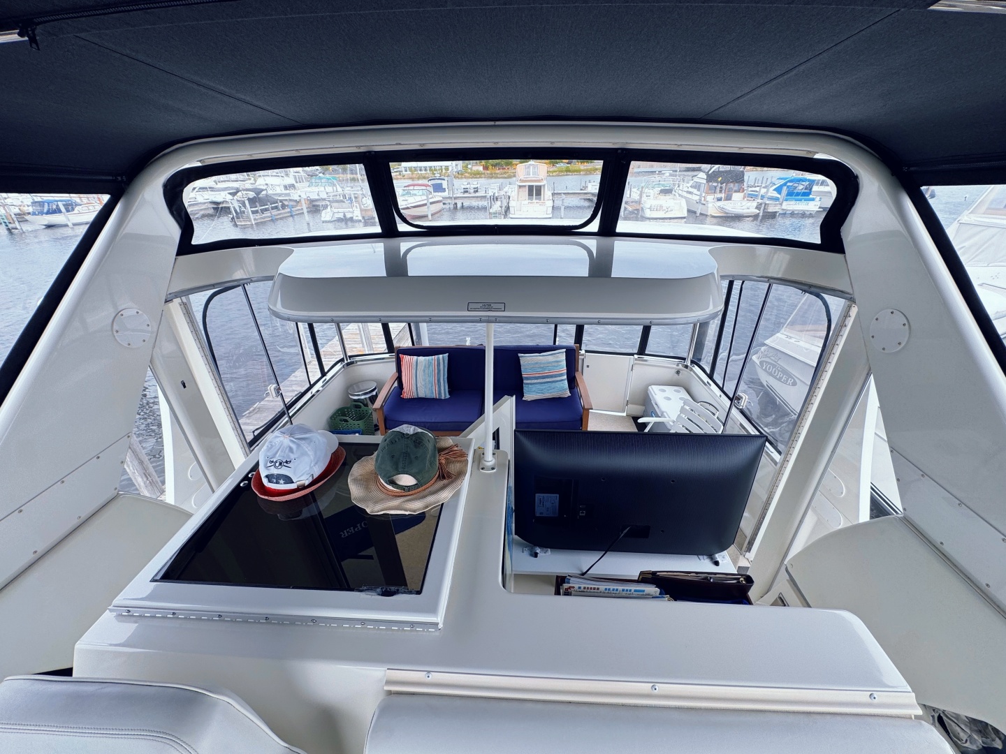 THE YOOPER 40ft Carver Yacht For Sale THE YOOPER 40ft Carver Yacht For Sale