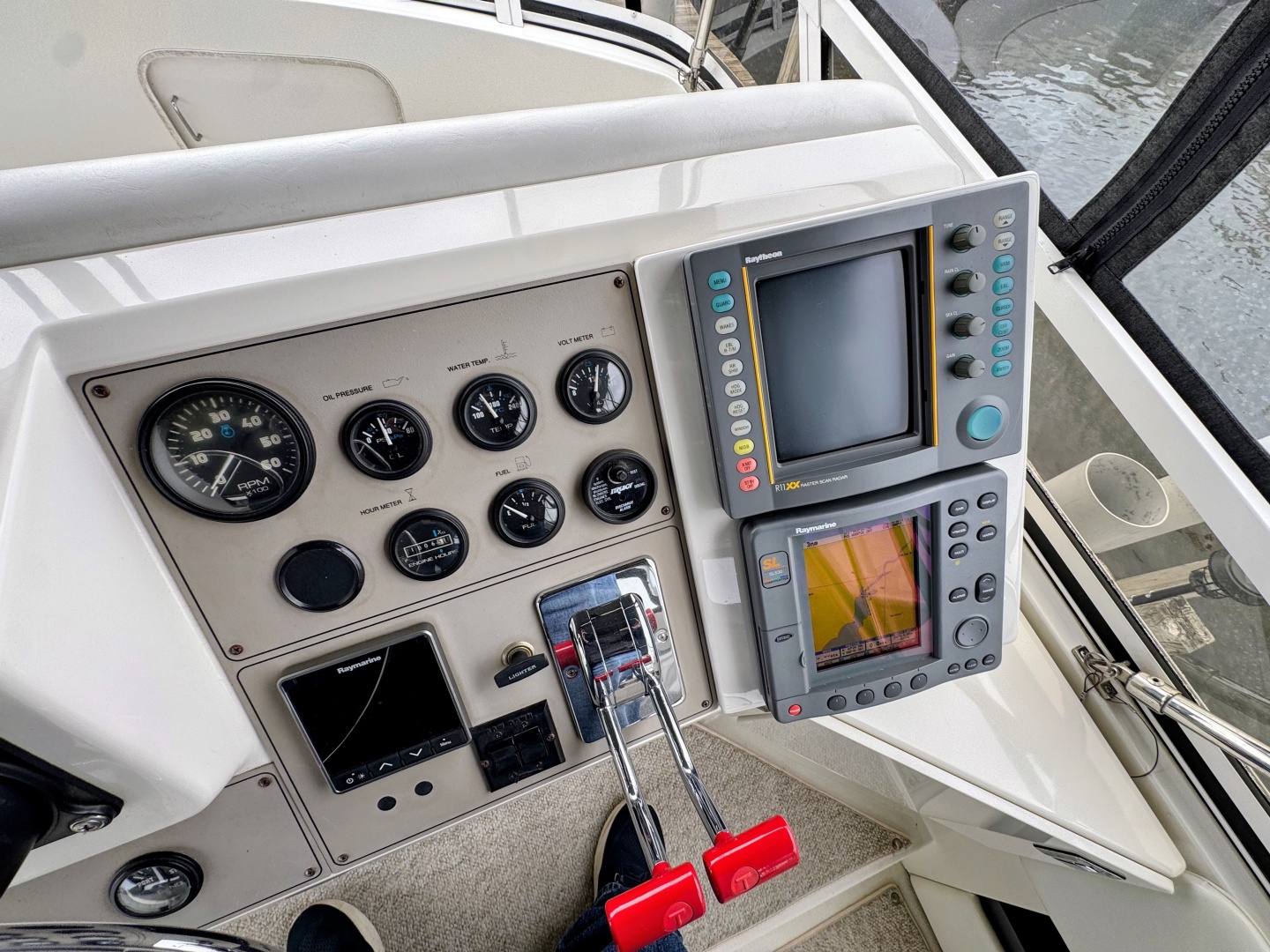 THE YOOPER 40ft Carver Yacht For Sale THE YOOPER 40ft Carver Yacht For Sale