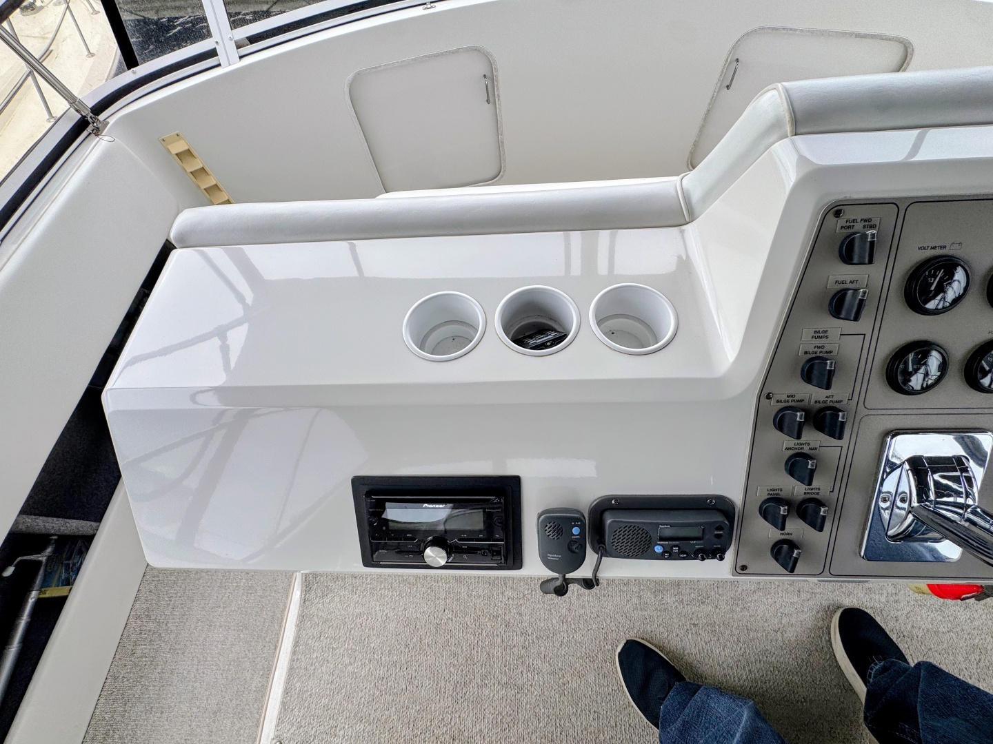 THE YOOPER 40ft Carver Yacht For Sale THE YOOPER 40ft Carver Yacht For Sale