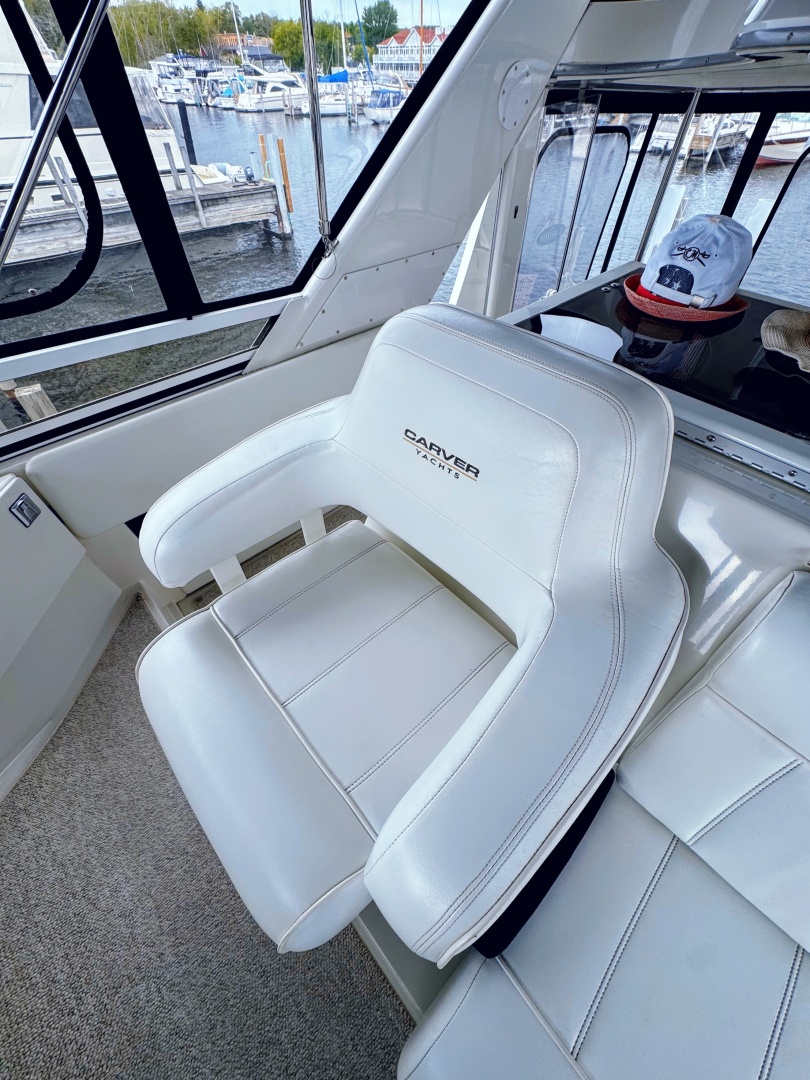 THE YOOPER 40ft Carver Yacht For Sale THE YOOPER 40ft Carver Yacht For Sale