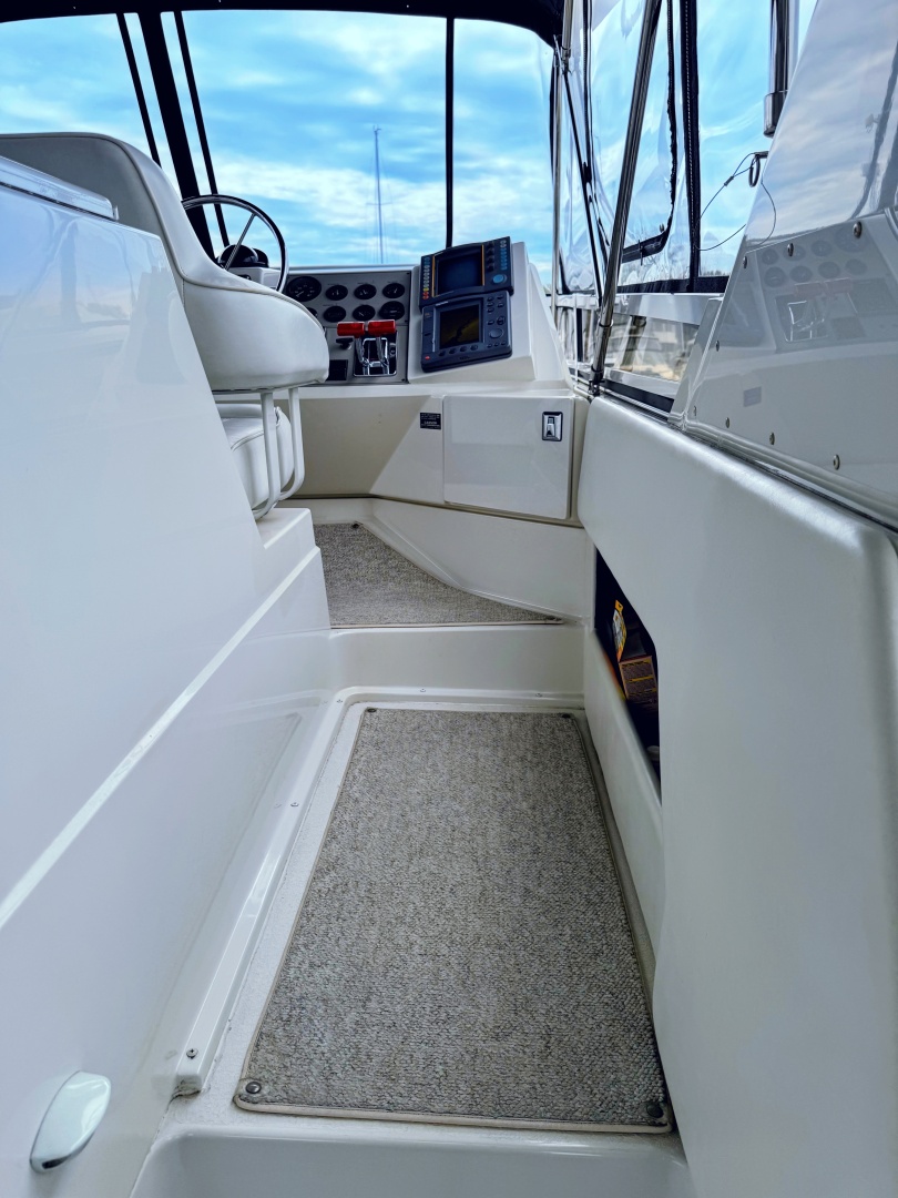 THE YOOPER 40ft Carver Yacht For Sale THE YOOPER 40ft Carver Yacht For Sale