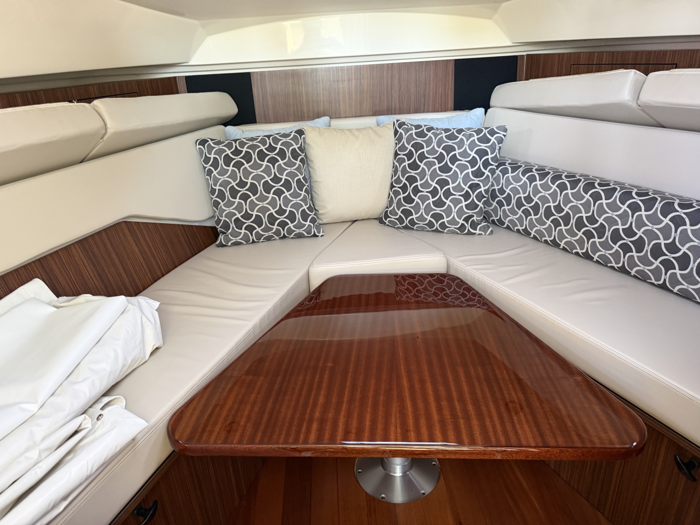 2016 Pursuit Offshore