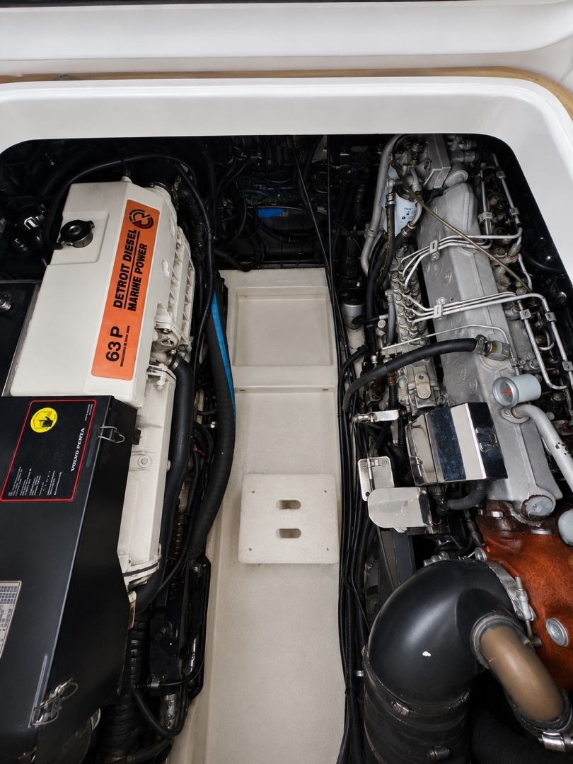 1999 Pursuit 3400 Express