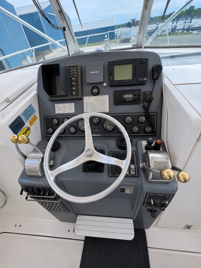 Class Act  33ft Pursuit Yacht For Sale