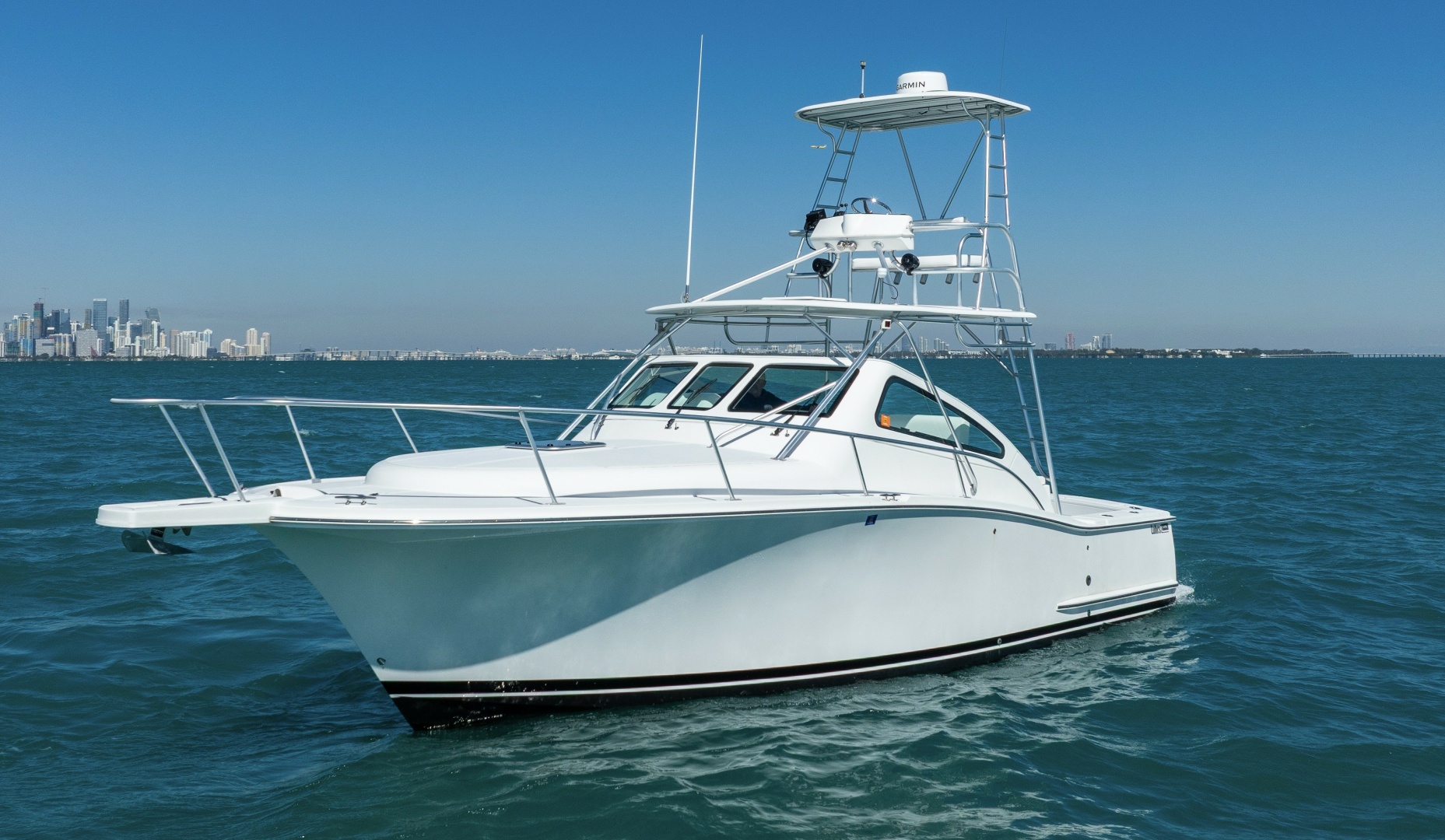 2004 Luhrs 320 Open