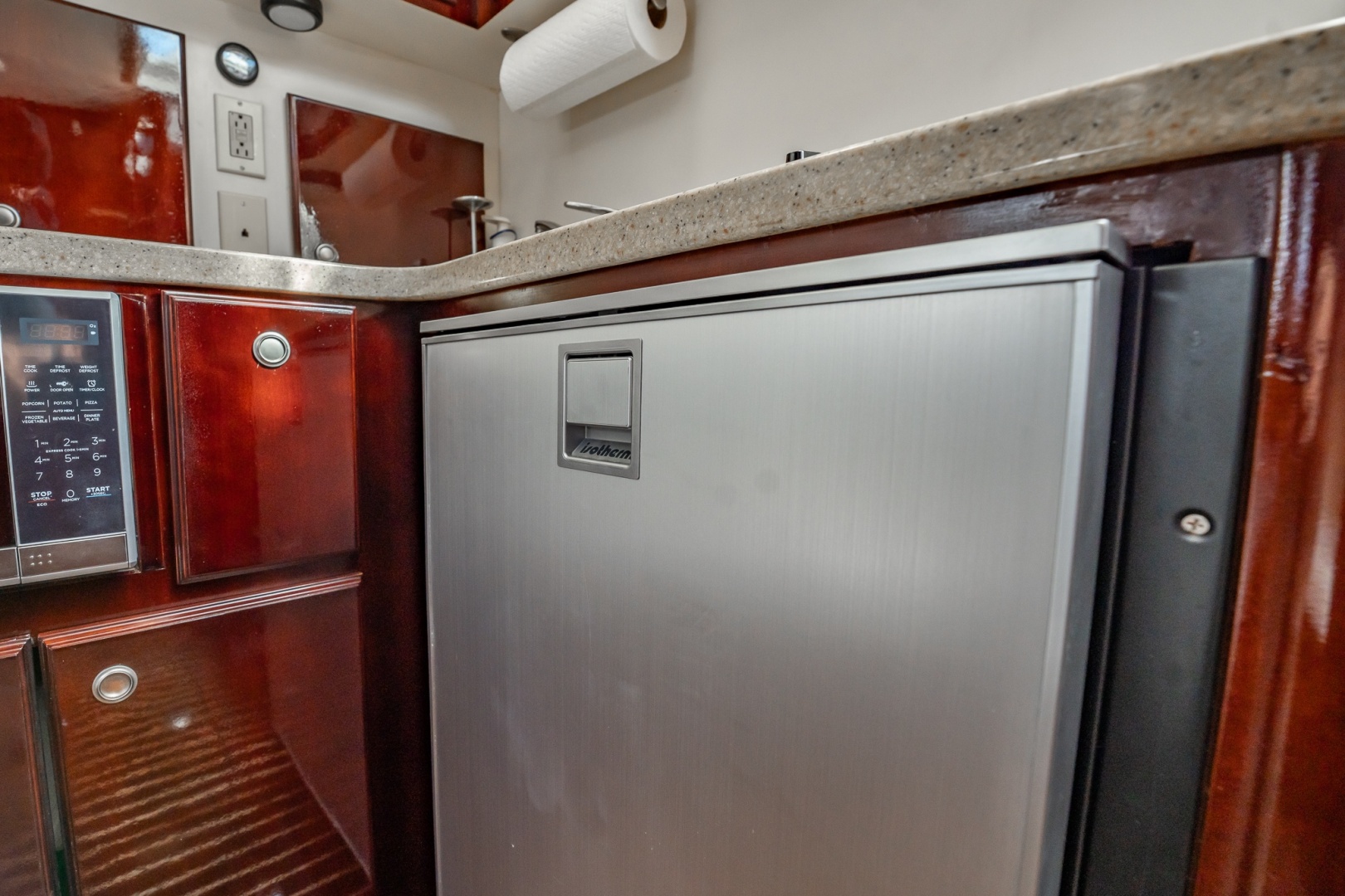 2004 Luhrs 320 Open