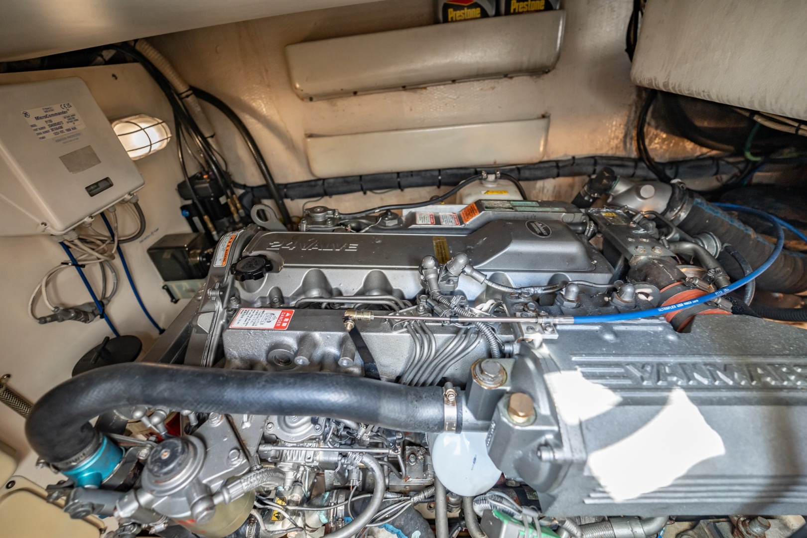 2004 Luhrs 320 Open