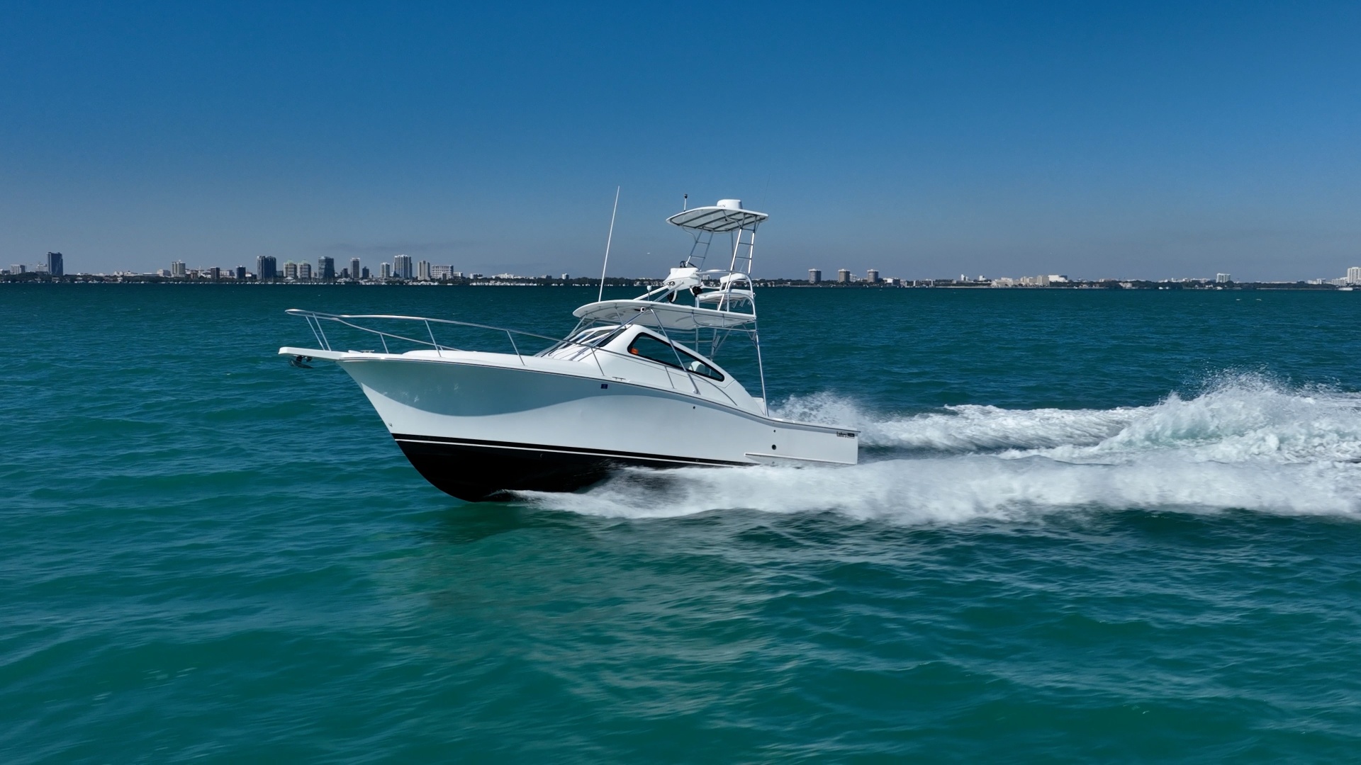 2004 Luhrs 320 Open