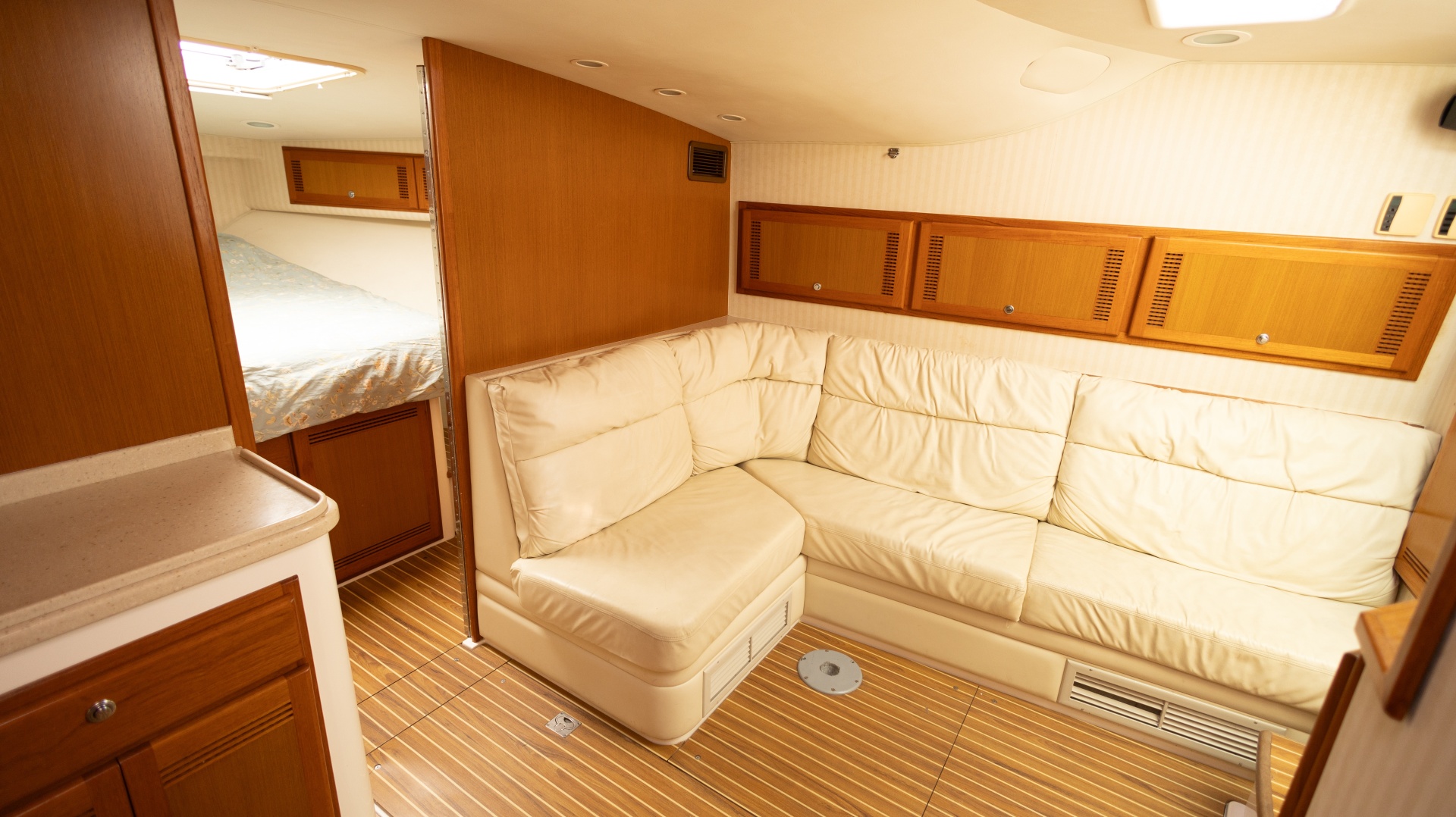 2005 Cabo 40 Hardtop Express