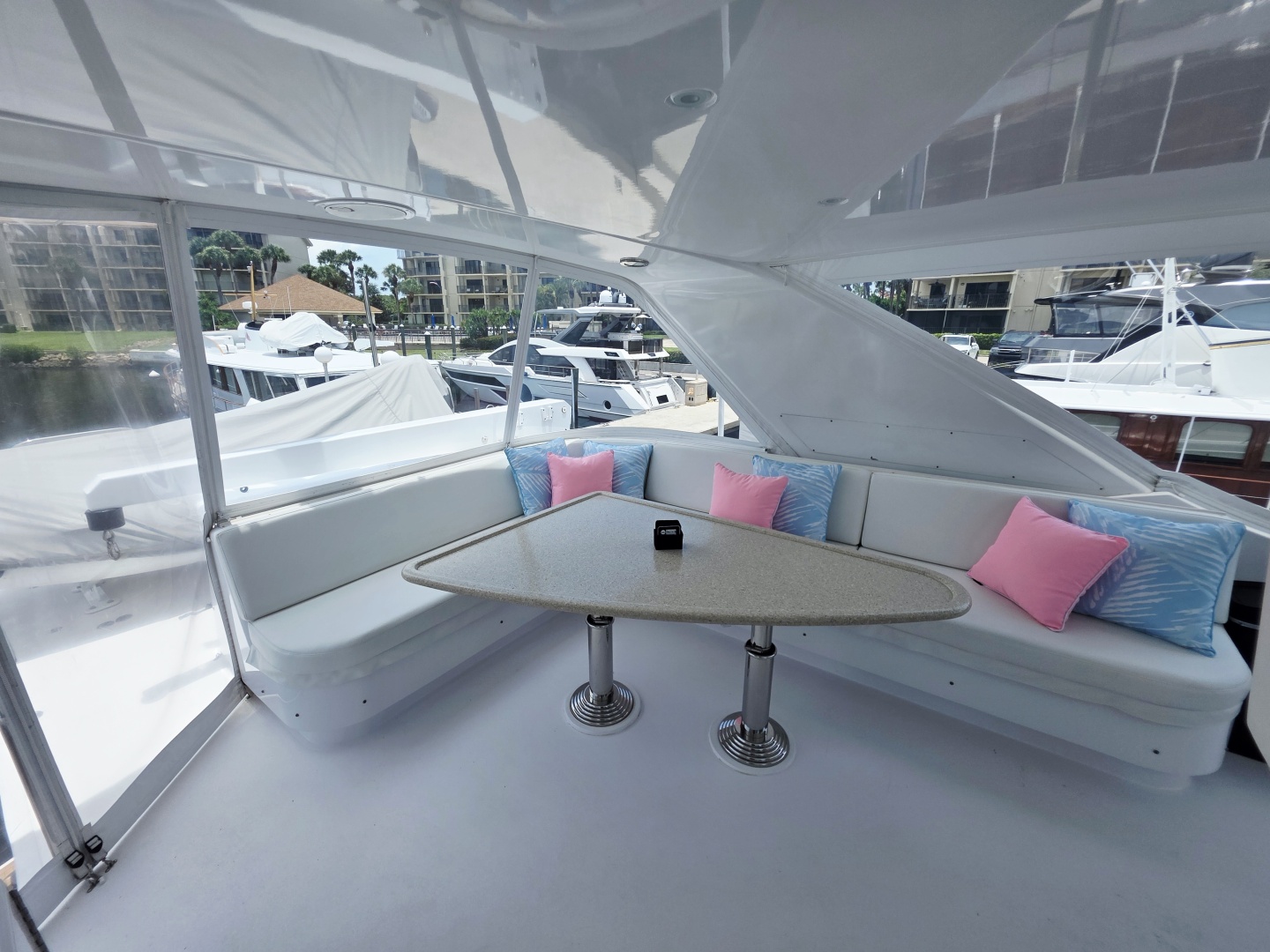63ft Hatteras Yacht For Sale