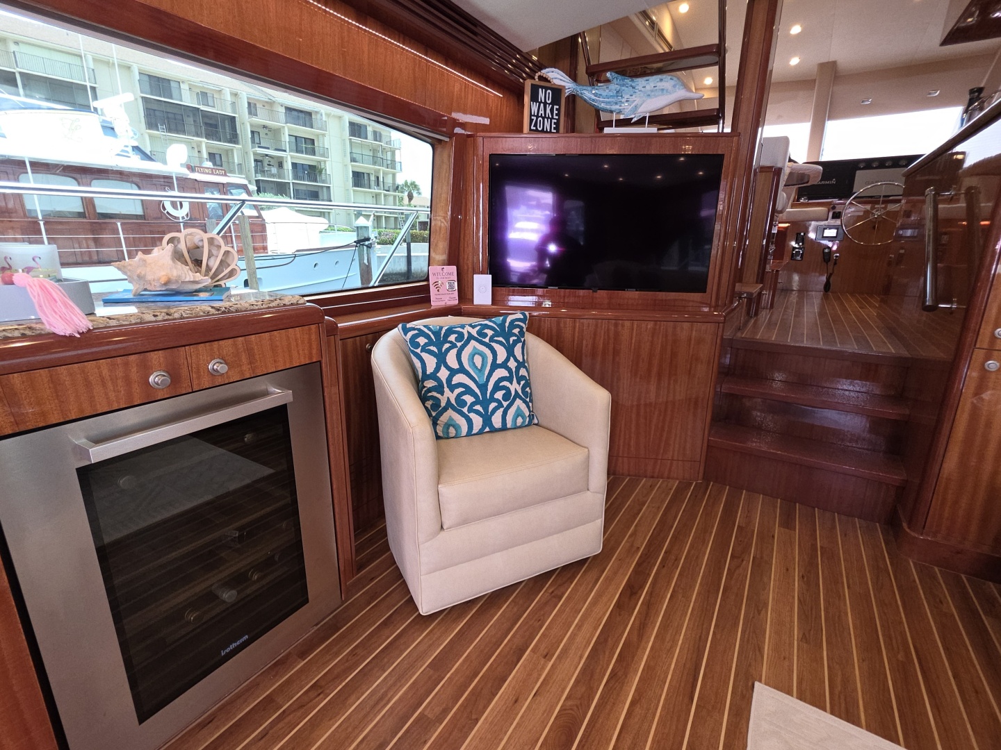 63ft Hatteras Yacht For Sale