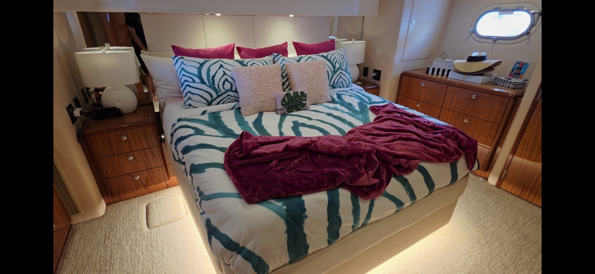 63ft Hatteras Yacht For Sale