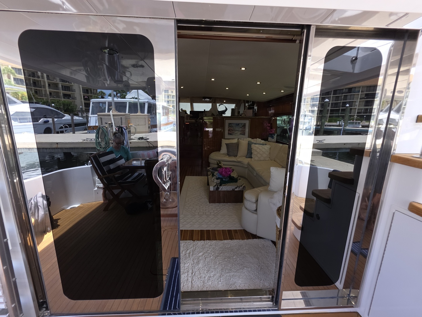 63ft Hatteras Yacht For Sale
