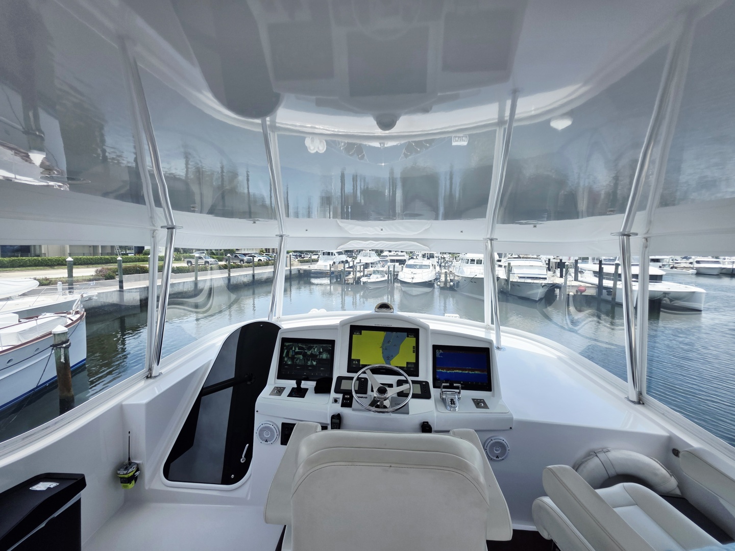 63ft Hatteras Yacht For Sale