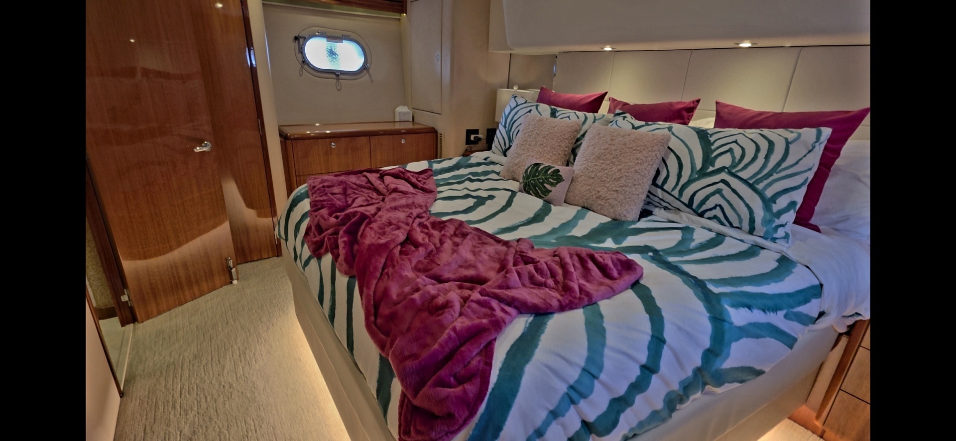 63ft Hatteras Yacht For Sale