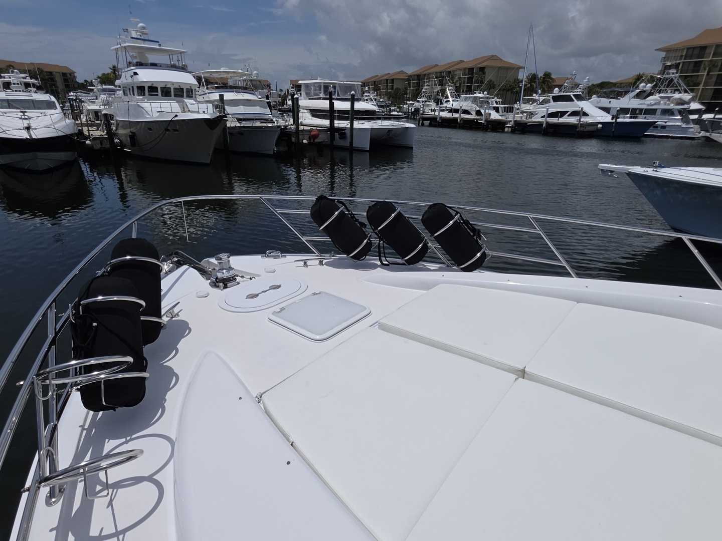 63ft Hatteras Yacht For Sale