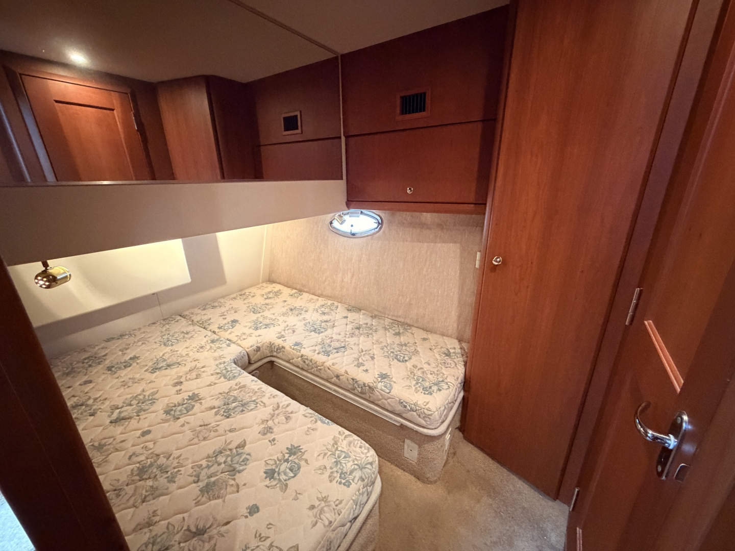 2006 Silverton 38 Convertible