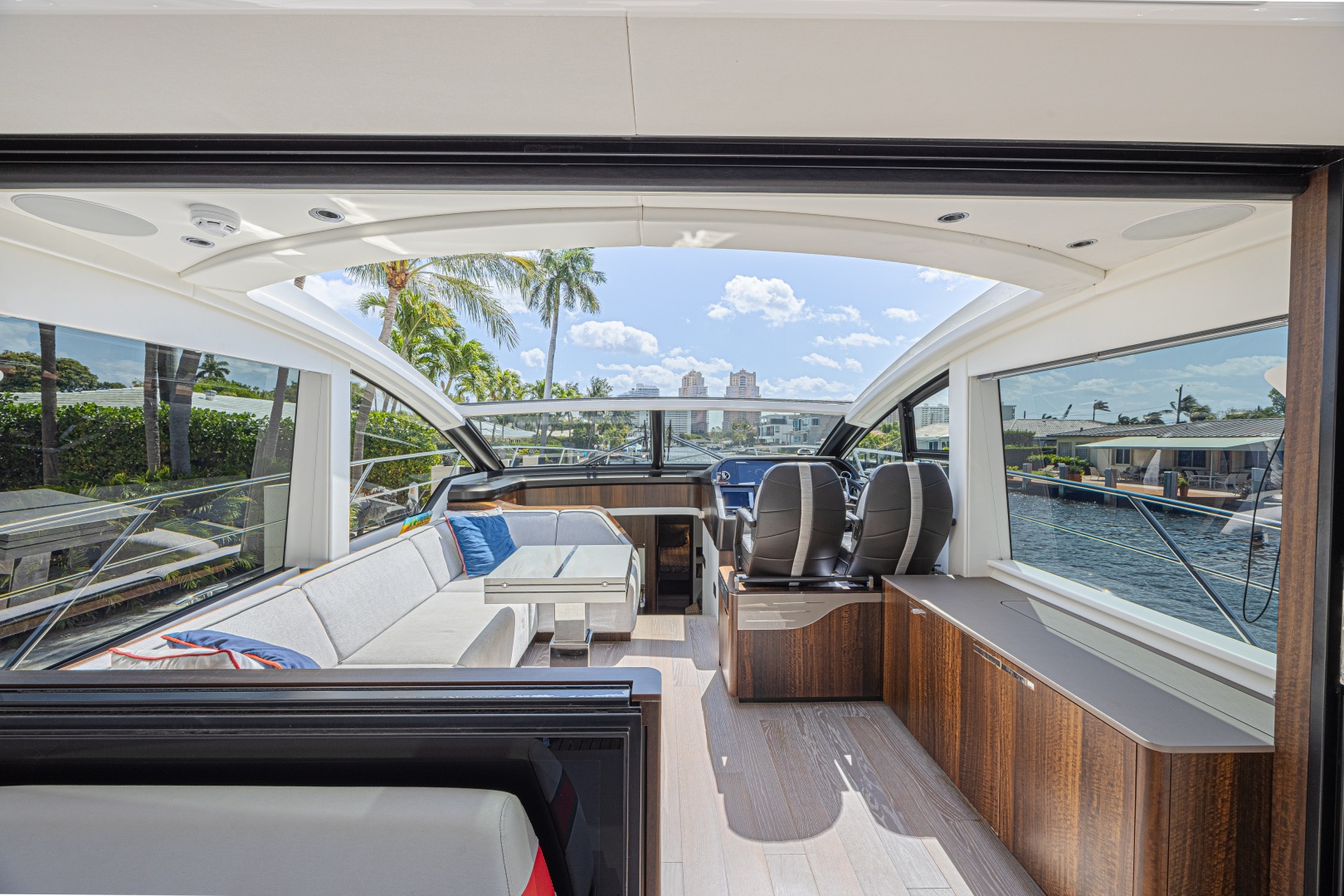 The Edge IV 60ft Sunseeker Yacht For Sale