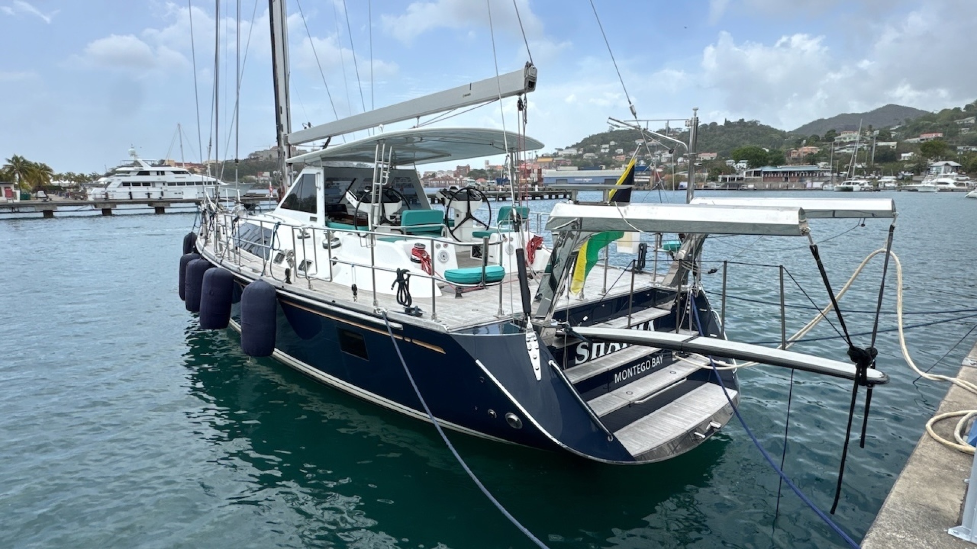 2017 Hylas 63