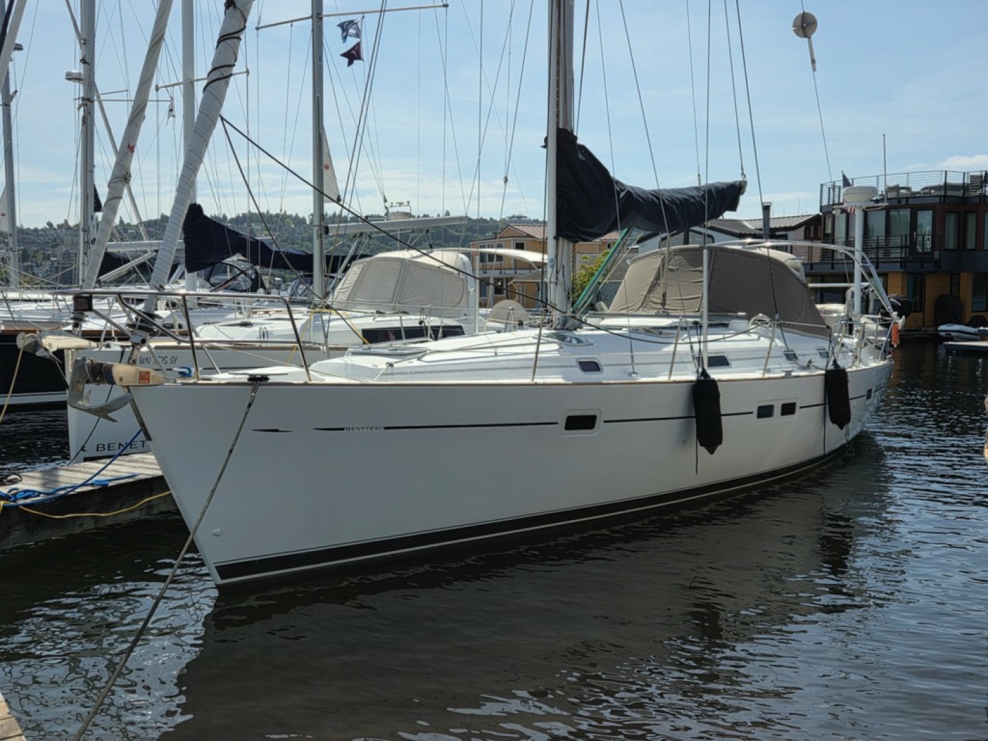 2000 Beneteau Oceanis 411 sailboat docked at Signature